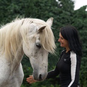 CAS visita a caballo en adopción Don Jamie