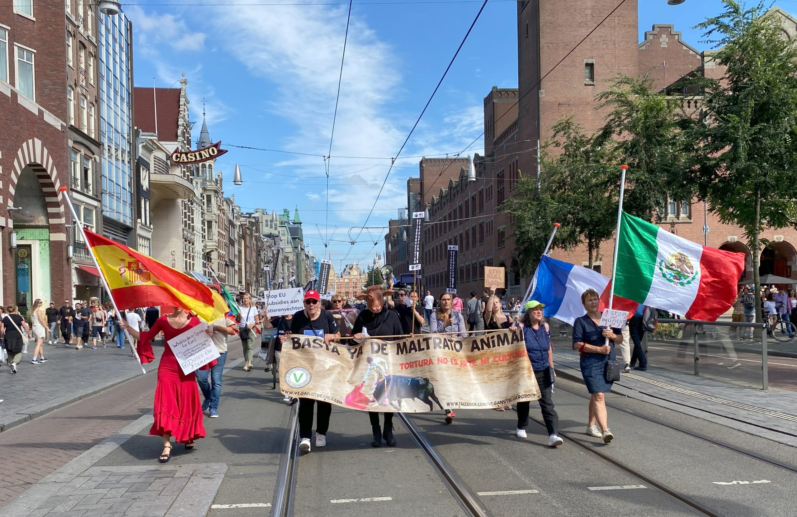 Landelijke demonstratie tegen stierenvechten in Amsterdam | Foto: CAS International